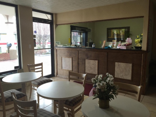 Parkway Inn image 11