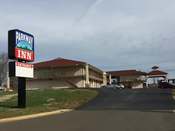 Parkway Inn 4